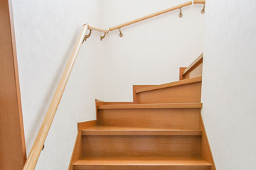 バリアフリー(階段の手すり)のイメージ